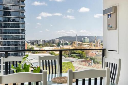 CBD Stylish 1bed1bath Modern Apartment w Parking - M901