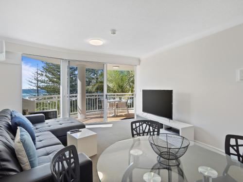 One Bedroom Apartment image 2