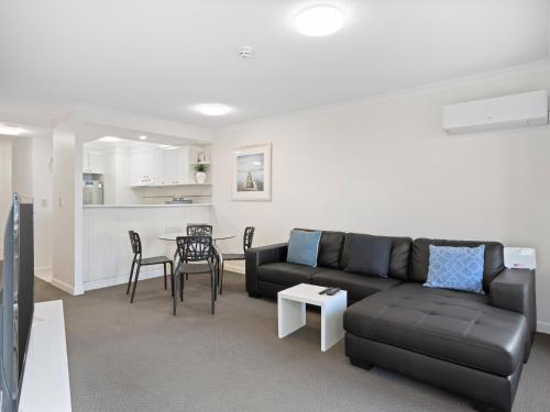 One Bedroom Apartment image 3