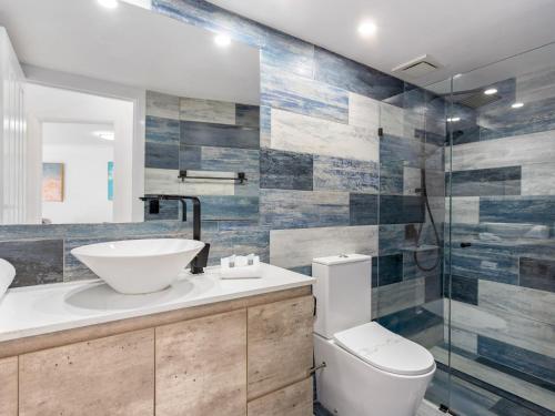 One Bedroom Superior Ocean View Apartment image 4