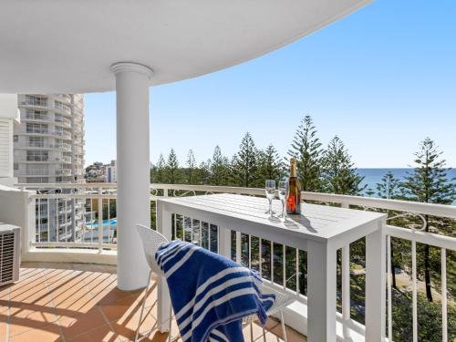 One Bedroom Superior Ocean View Apartment image 2