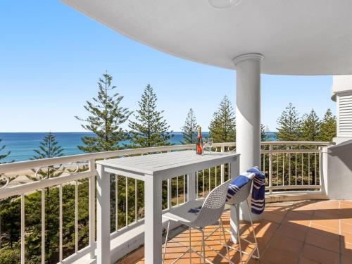 One Bedroom Superior Ocean View Apartment image 1