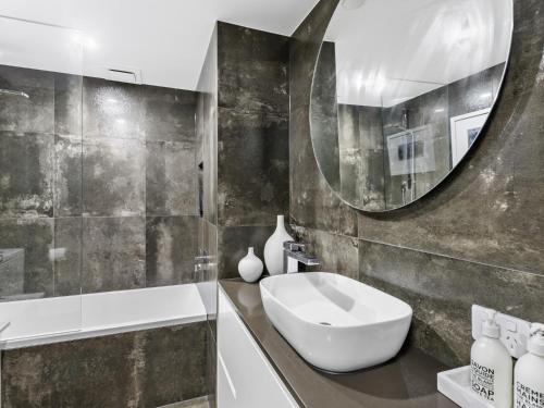 Two Bedroom Superior Apartment image 4