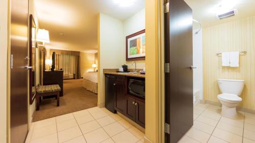 Holiday Inn Hotel and Suites-Kamloops, an IHG Hotel