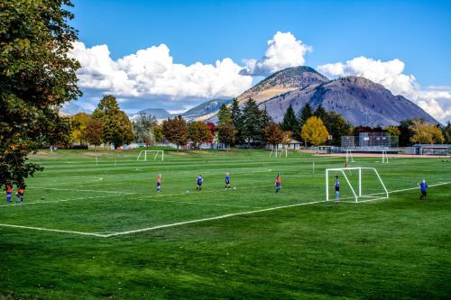 Holiday Inn Hotel and Suites-Kamloops, an IHG Hotel