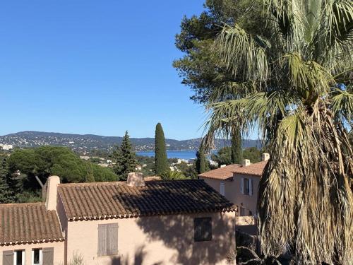 Mazet rénové avec piscine, tennis, 2 terrasses à Cavalaire-sur-Mer. - FR-1-100-333 - Location saisonnière - Cavalaire-sur-Mer
