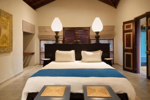 Family Room image 1