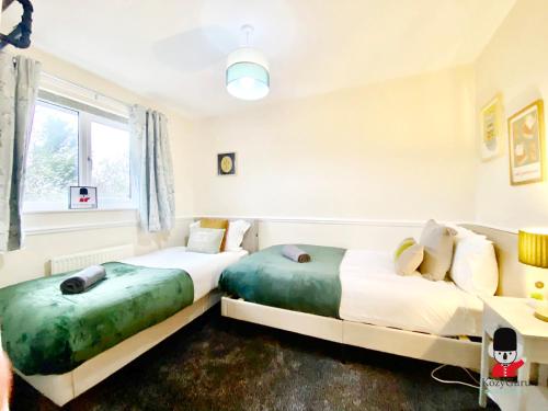 KOZYGURU WORSLEY 4BR 11 GUESTS SPACIOUS HOME UMWO029 photo 4