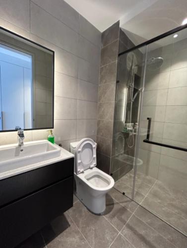 Axon Residence at Pavilion KLCC KL Tower view by KIMIRO Axon Residence at Pavilion KLCC KL Tower view by KIMIRO