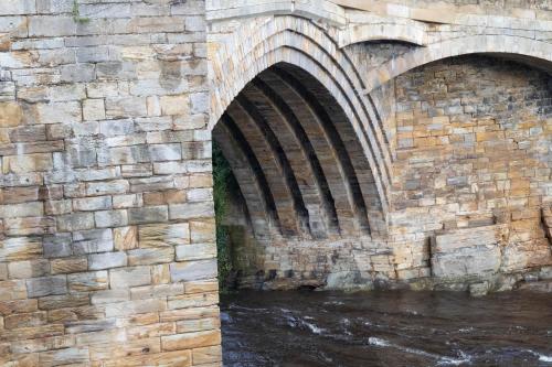 2 Riverside Barnard Castle - image 2