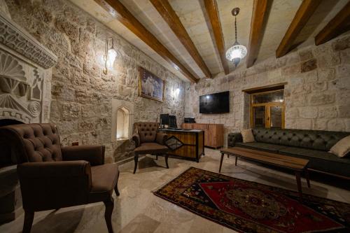 Ares Cave Suites - image 10