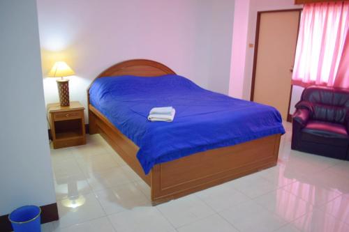 2 king beds, 1 twin bed
