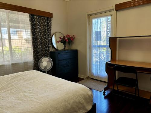 Charming Brick Homestay Room in Northam