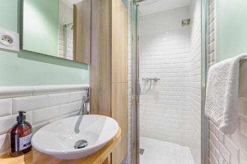 One-Bedroom Apartment image 1