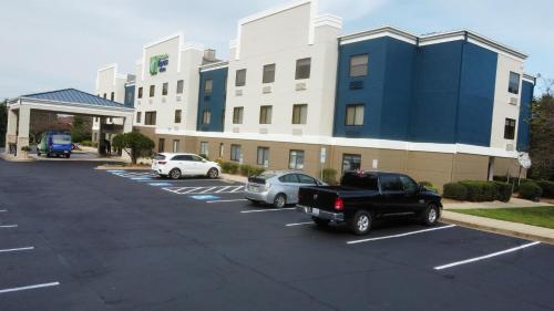 B&B Greenville - Holiday Inn Express & Suites I-85 Greenville Airport, an IHG Hotel - Bed and Breakfast Greenville