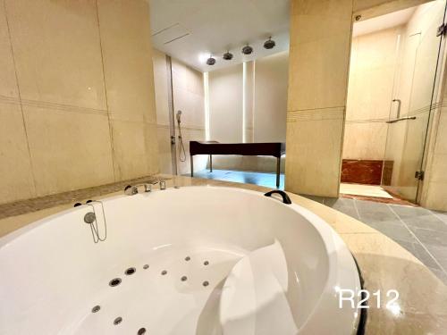 Shower, Cigar Motel in Rende District