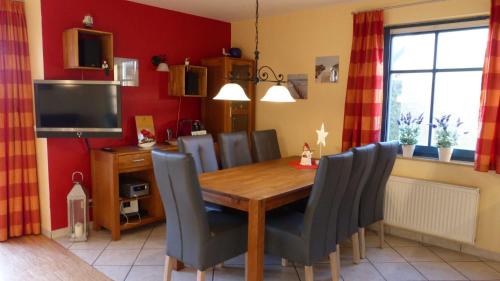 Behagliches Reetdachhaus Eibe 1 Behagliches Reetdachhaus Eibe 1