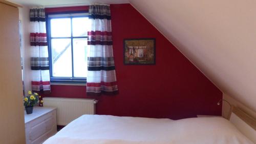 Behagliches Reetdachhaus Eibe 1 Behagliches Reetdachhaus Eibe 1