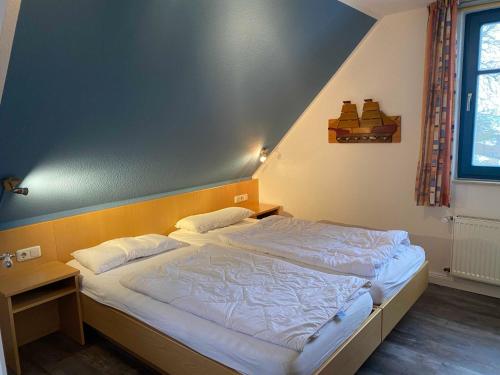 Reetdachhaus Eibe 2, Kaminofen, Sauna, 8 Personen, W-Lan