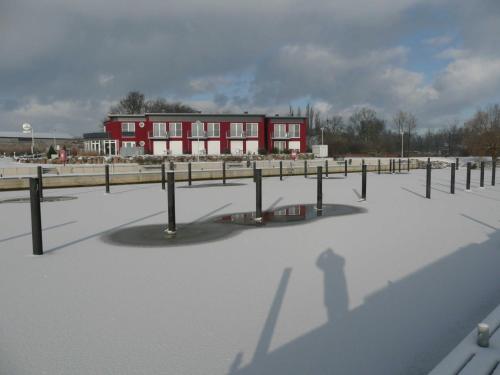 Behagliches Reetdachhaus Eibe 1 Behagliches Reetdachhaus Eibe 1