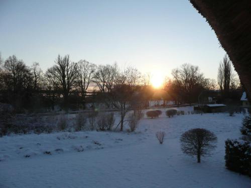 Behagliches Reetdachhaus Eibe 1 Behagliches Reetdachhaus Eibe 1