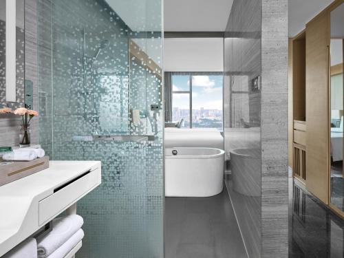 room detail thumbnail 2