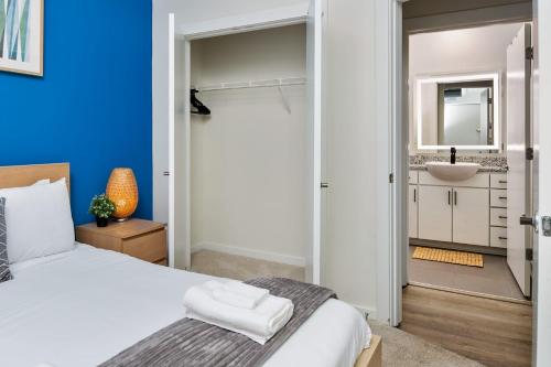 Spacious 2BD with Private Balcony and Free Parking Spacious 2BD with Private Balcony and Free Parking