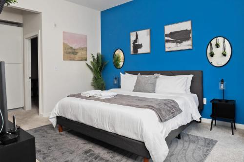 Spacious 2BD with Private Balcony and Free Parking Spacious 2BD with Private Balcony and Free Parking