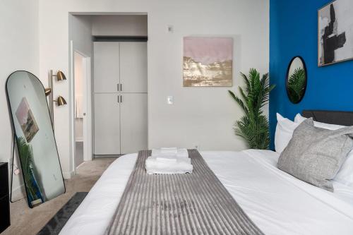 Spacious 2BD with Private Balcony and Free Parking Spacious 2BD with Private Balcony and Free Parking