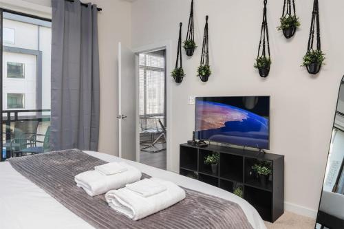 Spacious 2BD with Private Balcony and Free Parking Spacious 2BD with Private Balcony and Free Parking