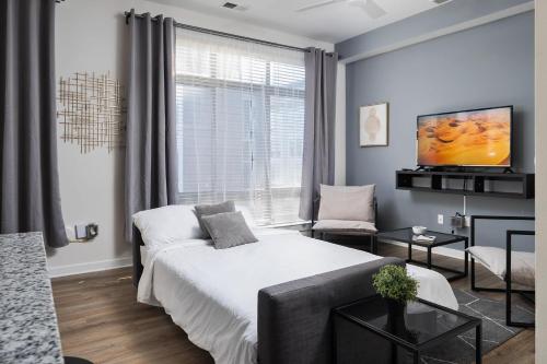 Spacious 2BD with Private Balcony and Free Parking Spacious 2BD with Private Balcony and Free Parking