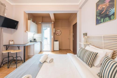 Studio Under Acropolis Rock Room Type - Studio Apartment