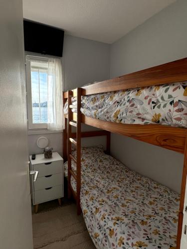Studio - Les pieds dans l'eau agréable en toutes saisons 4 couchages - climatisation - parking privé - piscine sur mer - vue magnifique et rare - situation optimum - Les argonautes - Ile des pêcheurs - Cap d'Agde, Cap d'Agde (foto 7)