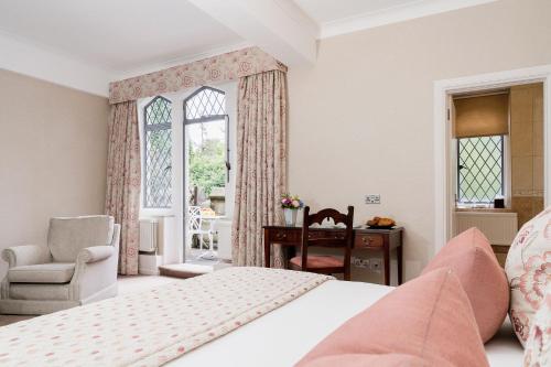 Ashdown Park Hotel - image 4