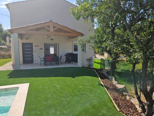 Maison en Provence avec piscine in Sainte-Tulle