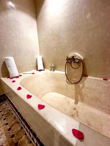 Riad Assouel et Spa By La Siredrah - image 9