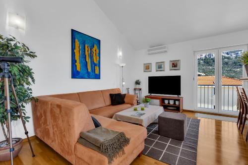Two-Bedroom Apartment image 6