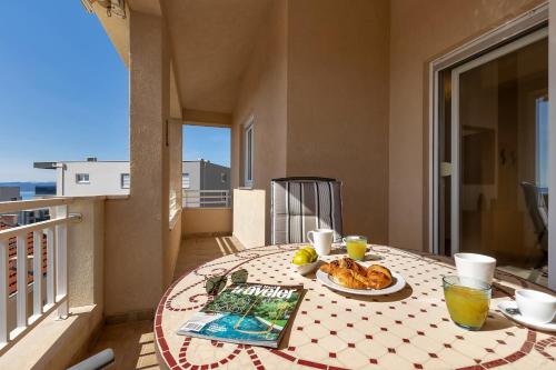 Two-Bedroom Apartment image 5