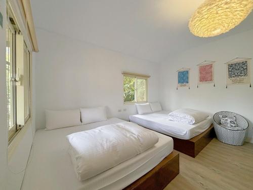 2 double beds