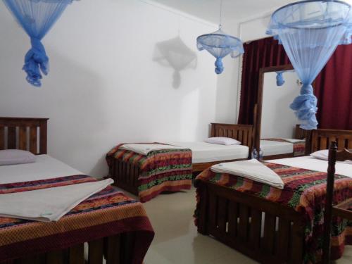 Saranga Holiday Inn in Wellawaya
