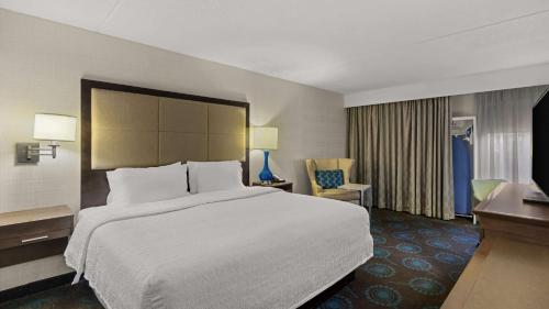 Hampton Inn Bloomington - image 11