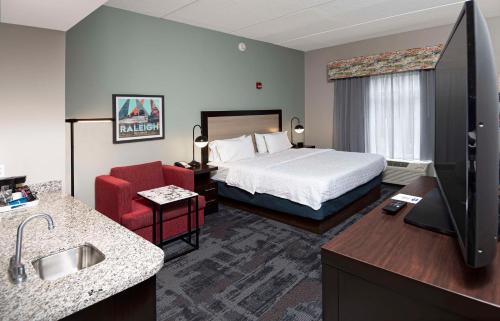 Hampton Inn & Suites - Raleigh Downtown