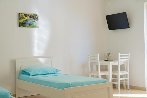 Studio Apartment image 4