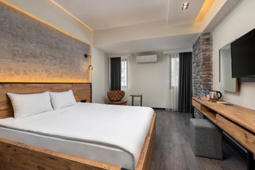 Afflon Hotels Loft City Room Type - Deluxe Double Room