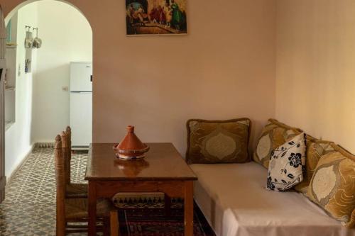 Riad Elaissi Riad Elaissi