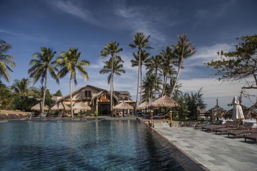 Swimming pool, Aroma Beach Resort and Spa in Phu Hai
