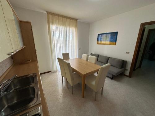 Standard One-Bedroom Apartment image 9
