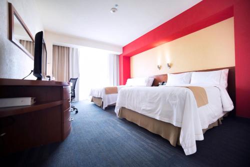 537722462 Holiday Inn Express Guadalajara Expo by IHG