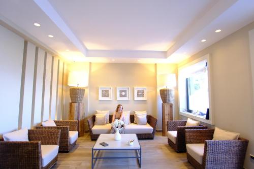 Фойє, Astoria Hotel in Віко Екуенсе