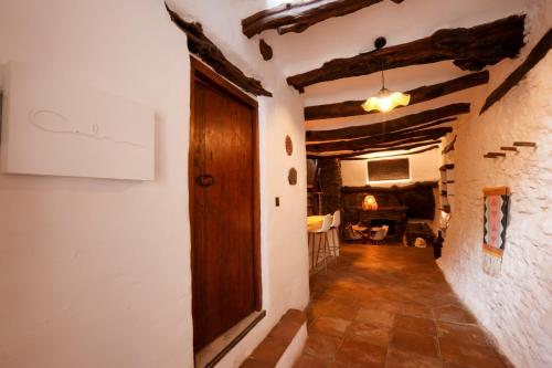 avla, Casa de los títeres (Casa de los titeres) in Pitres City Center